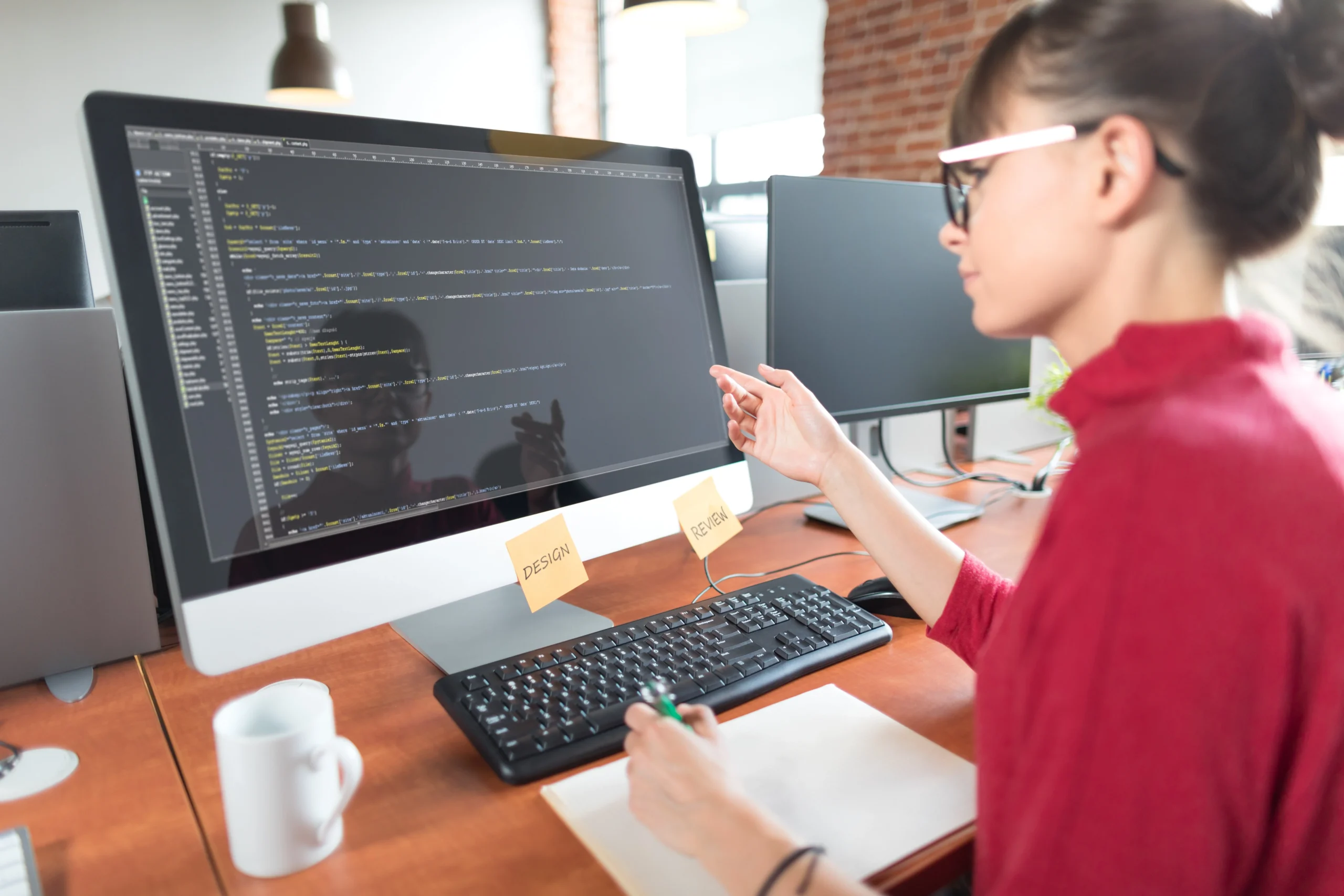 Top 5 online teaching jobs in Pakistan for 2024, including tutoring and course creation.