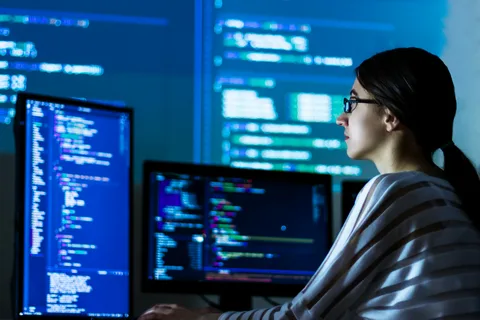 Explore how top online teaching sites in 2024 empower educators to transition from offline to online teaching and connect with students worldwide