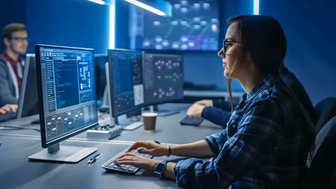 Teacher delivering a virtual class, highlighting 7 best online teaching programs